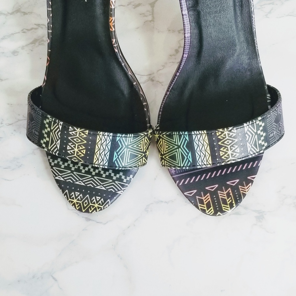 NICOLE MILLER New York Multi Color Tribal Heel